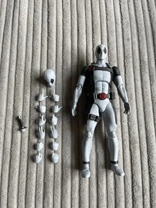 Medicom Mafex No. 172 X Force Deadpool 6-inch Action Figure - Picture 1 of 3