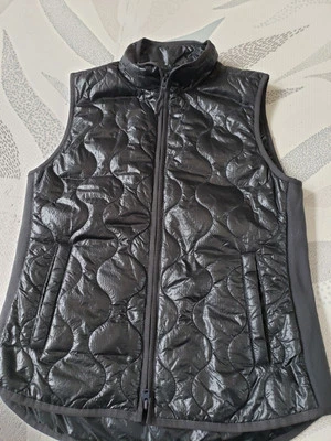 Colete acolchoado em camadas J Crew tamanho P pequeno cinza escuro bufante - Imagem 1 de 3