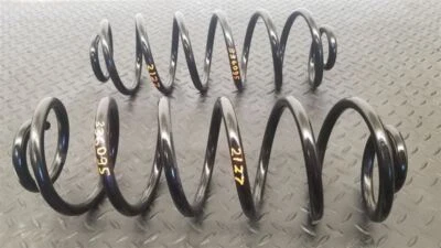 2002-2009 GMC Envoy & Chevy Trailblazer Rear Coil Springs Pair OEM 15948007 - Image 1 of 4