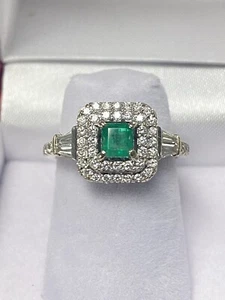 18k White Gold Ring With A Square Emerald And Baguette & Round Diamonds - Picture 1 of 9