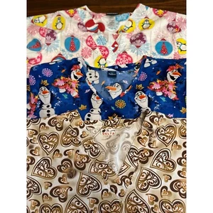 Scrub Top 1X Bundle of 3 Disney Frozen Christmas Penguin Print Hearts Scrub Tops - Picture 1 of 6