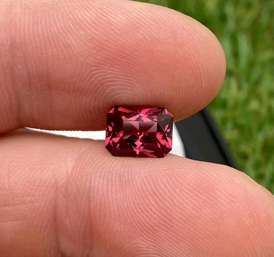 Garnet Malaya Natural Loose Gemstone 3.13 Ct. Octagon cut, Tanzania, certificate - Image 1 of 4