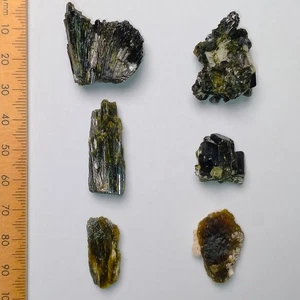 Epidote crystal clusters natural raw loose mineral specimens parcel lot 202ct - Picture 1 of 8