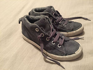 Child's Converse All Star Grey Suede Hi Top Boots Size 1 Good Condition 