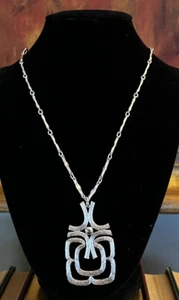 Vintage Avon Celtic Flair Pendant Necklace: 1970's Stunning Bar Link Chain - Picture 1 of 6