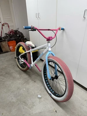 SE Pk - Image 1 of 4