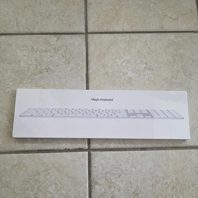 Apple Magic Keyboard with Numeric Keypad (US English) A1843 MQ052LL/A New Sealed - Image 1 of 4