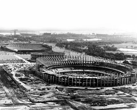 Philadelphia Phillies and Eagles VETERANS STADIUM Glossy 8x10 Photo Print Poster Cover