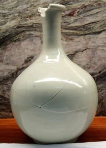 Korean White Glazed Porcelain 12" Bottle Vase, Joseon Dynasty 18th Century As-Is - Picture 1 of 23
