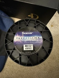 Seaguar Threadlock Hollow Core Thread Lock - 80lb 2500yds Blue. MRSP $630 - Picture 1 of 2