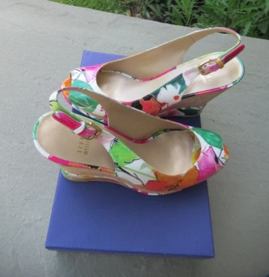 NUEVO EN CAJA Stuart Weitzman Jean Sunny Petunia Patente Cuña Eslinga Espalda-7.5 M Foto 1 de 4