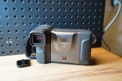 (C) Sharp VL-E600U 8mm Video8 Camcorder VCR Player Video Transfer NO CHARGER - Image 1 of 4