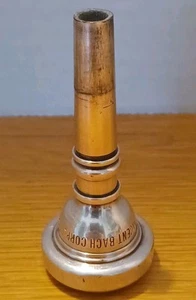 Vincent Bach Corp. 10-1/2 CW versilbertes Trompetenmundstück x breiter Polsterrand - Bild 1 von 9