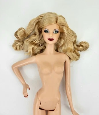 Nuevo 2011 Holiday Barbie Desnuda Cabello Rubio MODELO MUSA Muñeca para ÚNICA o jugar Foto 1 de 4