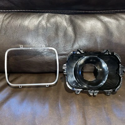 Anillo de montaje de faros GM 05968095 genuino con anillo de retención 05969466 Foto 1 de 4