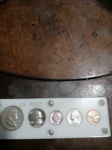 1951 U.S. MINT Proof Set.  Very nice set Cover