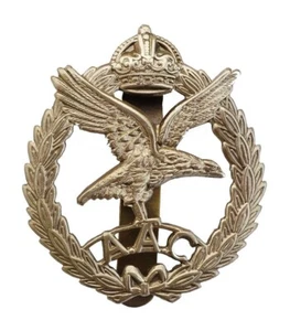 Gorra insignia de metal blanco del Cuerpo Aéreo del Ejército - Imagen 1 de 1
