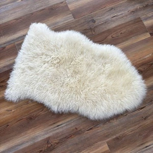 IKEA Rens Sheepskin Rug 2018 - Picture 1 of 4
