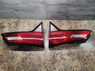 OEM | 2019-2021 Honda HR-V halógeno cola interior izquierda derecha completo Foto 1 de 4