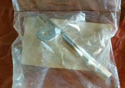 Isuzu GMC 97386825,8-97386-825-0 Harness Bracket - Image 1 of 2