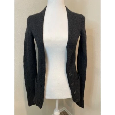 Cárdigan con botones Inhabit gris mezcla de cachemir con bolsillos Foto 1 de 4