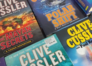 Clive Cussler Bücher: Kurt Austin, Numa-Dateien, Fargo-Abenteuer: Wählen Sie Ihr Los! - Bild 1 von 23