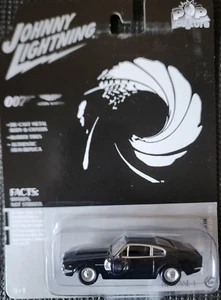 JOHNNY LIGHTNING Pop Culture 1:64 Diecast 2020 Mix 1 James Bond Aston Martin V8 - Picture 1 of 2