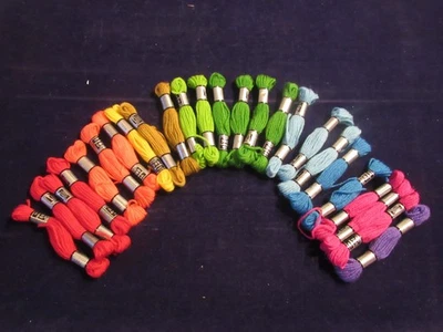 DMC Laine Tapisserie France 100% Wool Tapestry Yarn 13 Skeins Needlepoint  Zt - Image 1 of 4