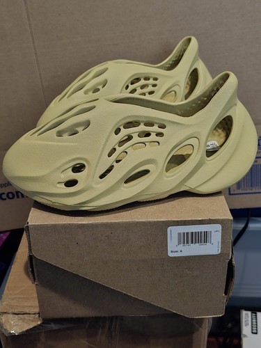 Adidas Yeezy Foam Runner Sulfur 2022 Uomo Taglia 6 NUOVE GV6775