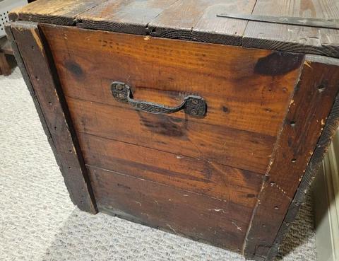 Vintage Wooden Delivery Railroad Hope Chest Trunk Box Long Island LIRR Storage Cover