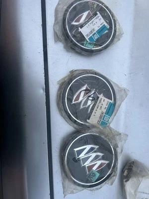 1985-1999 Buick Century/Lesabre/Park Avenue/Regal Hubcap Center Cap New Each Oem - Image 1 of 4