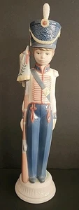 Lladro Bandera Portador Cadete Capitán Soldado #5405  - Imagen 1 de 18