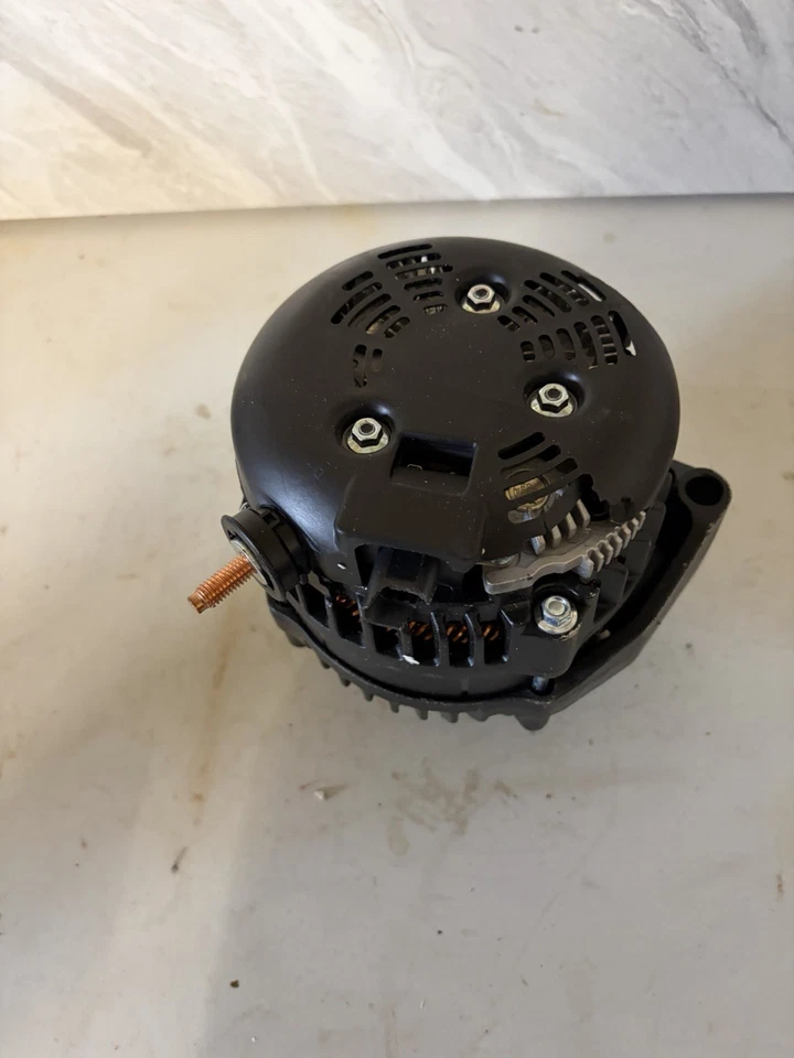 Alternador para Cadillac Escalade / Escalade ESV 2015-2018 V8 6,2 L 14009 300A HO Foto 1 de 4