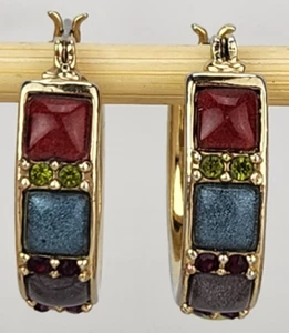 Orecchini a cerchio vintage firmati Liz Claiborne "LC" pietra vetro multicolore oro - Foto 1 di 14