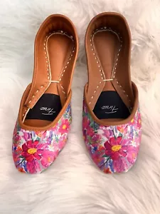 UK 4,5,6,7/Pakistani khussa/ Juttis/ Summer Florals handmade. Suede Like Outer - Picture 1 of 4
