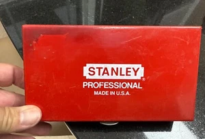 STANLEY CASSETTA DEGLI ATTREZZI IN METALLO ROSSO USA ๐บ๐ธ - Foto 1 di 7