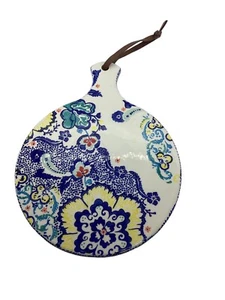 Tablero de queso Anthropologie gres pintado a mano arte azul cobalto amarillo floral - Imagen 1 de 11