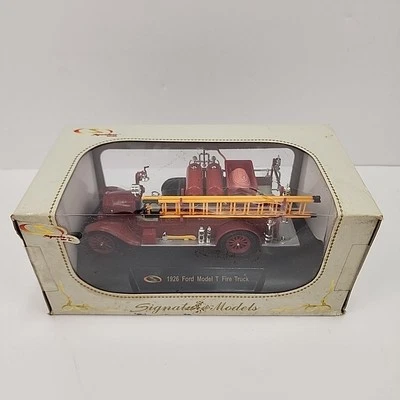 Signature Models1926 Ford Model T Chicago Fire truck, New in Box, Box has wear - Image 1 of 4
