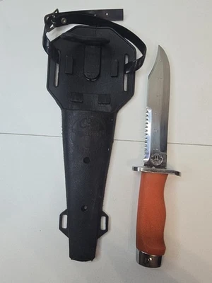 Vintage U.S. Divers Aqua Lung Stainless Steel Dive Knife with Original Sheath - Image 1 of 4