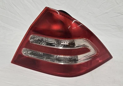 Exterior trasero derecho mercedes-benz c240 2001-2004 paso derecho. Conjunto de luz trasera Foto 1 de 4