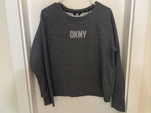 Damen DKNY Sport grau Langarm Sweatshirt Gr. XL glitzernde Kristallbuchstaben - Bild 1 von 4