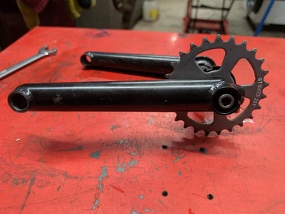 GT Slammer  3-pc Crank 8 Spline mid new school 170mm**Free Shipping** - Image 1 of 4