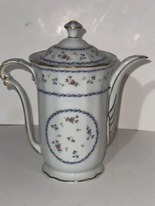 Bernardaud Limoges Artois Bleu 9”  Teapot - France-  Estate Sale Find - Picture 1 of 1