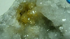 Fabelhafte Keokuk-Geode mit Quarzkristallen, Geothit und feinem Pyrit #D7 - Bild 1 von 7