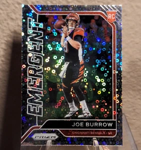 2020 Panini Prizm #1 Joe Burrow - Emergent No Huddle Prizm (RC) BENGALS 🔥 PULITO - Foto 1 di 3