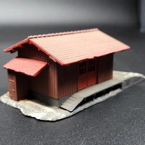N Scale Pola Building Built - Picture 1 of 6