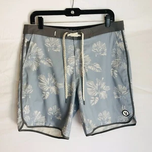 Vuori Cruise Boardshorts Herren Größe 32 grau abstrakt Athleisure Schwimmen gebraucht, in einwandfreiem Zustand - Bild 1 von 6