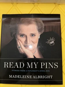 Lesen Sie meine Pins: Geschichten aus der Schmuckschatulle eines Diplomaten von Albright, Madeleine - Bild 1 von 3