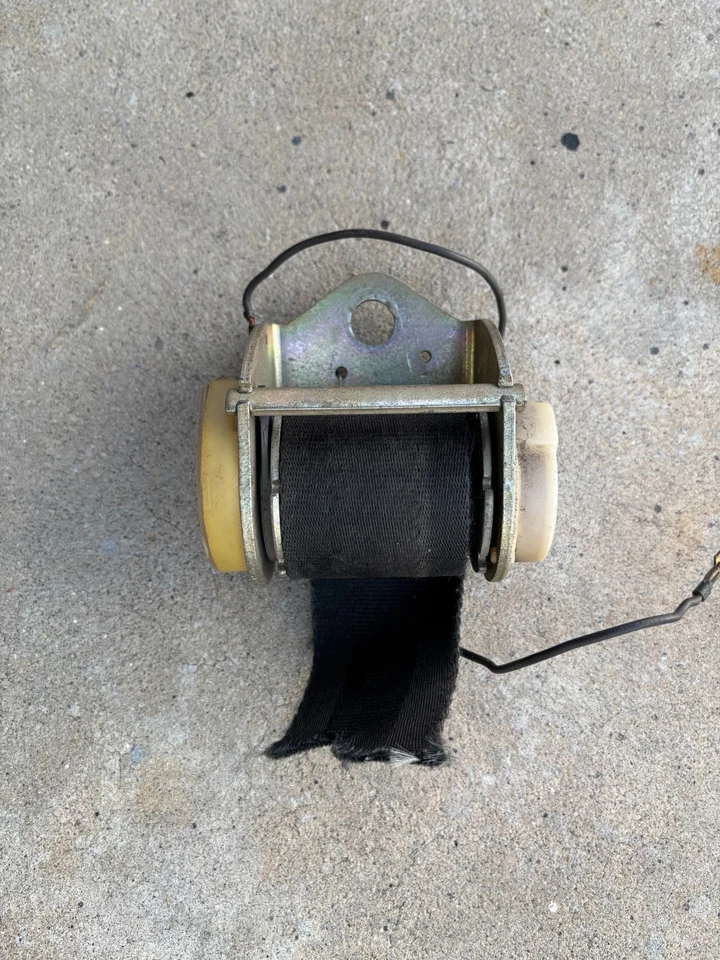 PIEZAS DETOMASO PANTERA 71-74: RETRACTOR CINTURÓN SEGURIDAD (SIN HEBILLA) Foto 1 de 1