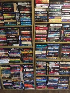 Lot of 10 Mystery/Crime/Thriller/Suspense Paperbacks Random Mix of Books - Picture 1 of 1